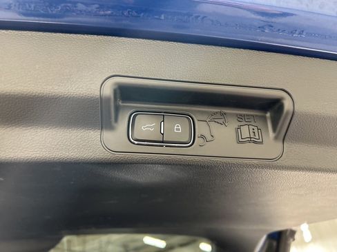 Certified 2023 Ford Explorer ST-Line w/ Class IV Trailer Tow Package image 34