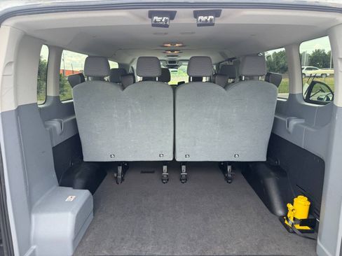 Used 2015 Ford Transit 350 XLT RWD image 8