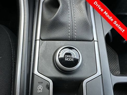 Certified 2024 Kia Sorento LX image 10