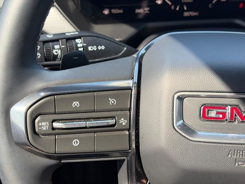 Used 2026 GMC Acadia AT4 w/ Luxury Package AWD/4WD image 24