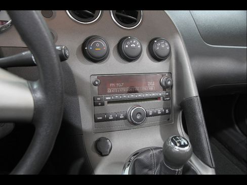 Used 2008 Pontiac Solstice Convertible w/ Preferred Package RWD image 10