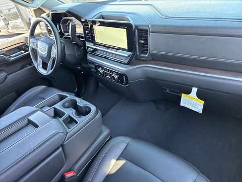 Used 2024 GMC Sierra 2500 SLT image 28