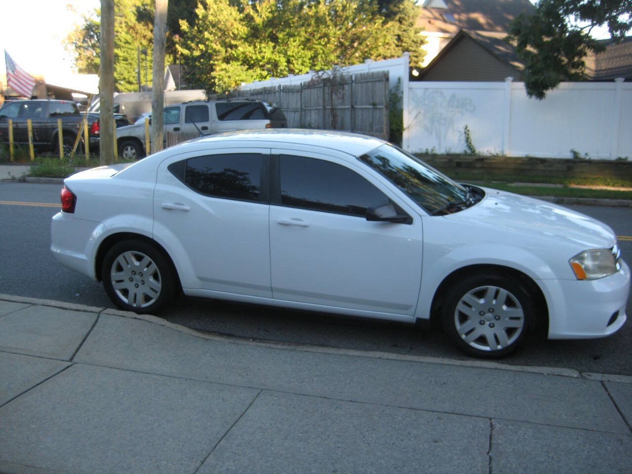 Used 2014 Dodge Avenger SE FWD image 4