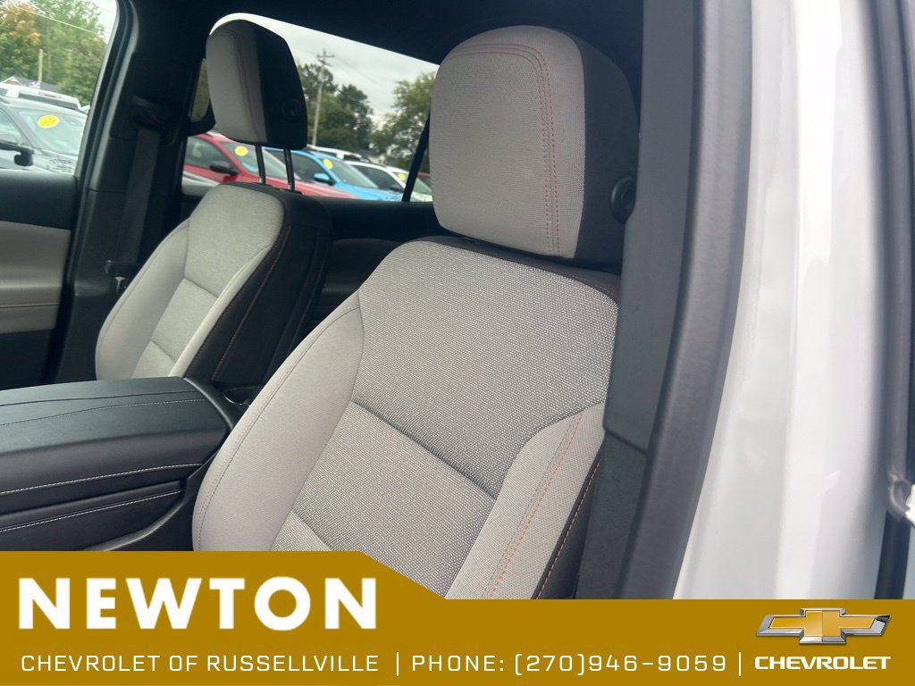 Used 2026 Chevrolet Traverse LT w/ Driver Confidence Package FWD image 5