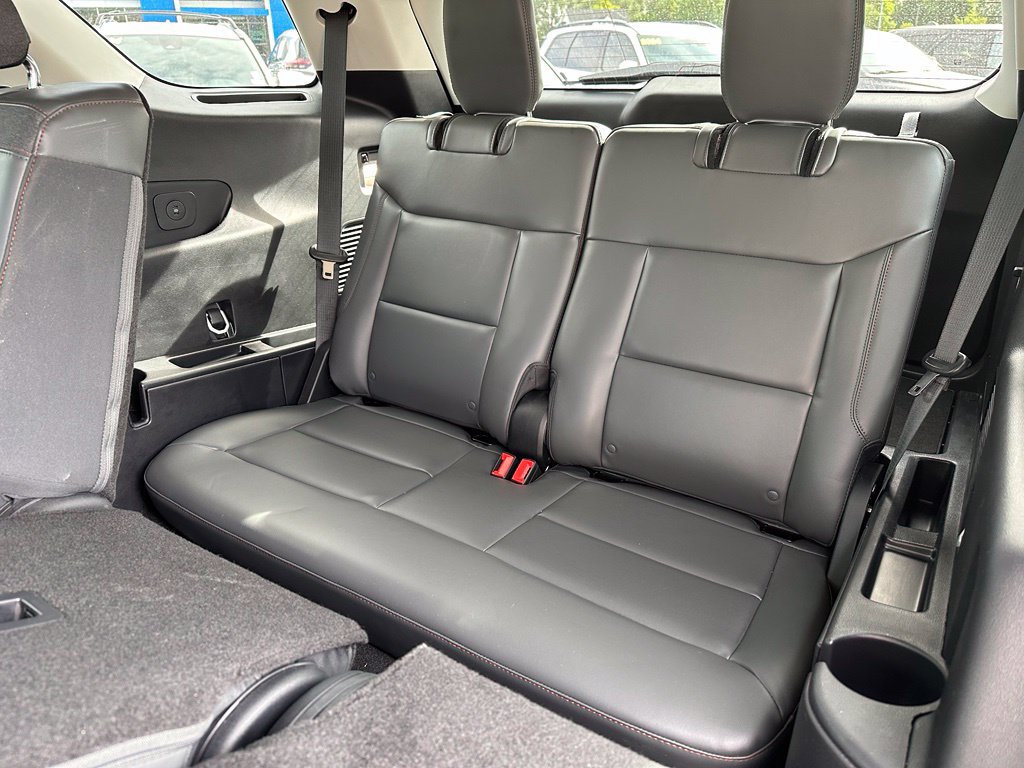 Used 2025 Ford Explorer Active w/ Active Comfort Package AWD/4WD image 25