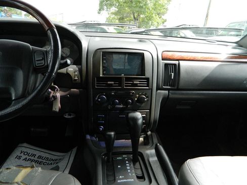 Used 2002 Jeep Grand Cherokee Overland AWD/4WD image 16