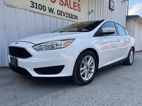 Used 2015 Ford Focus SE image 4