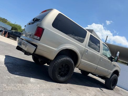 Used 2004 Ford Excursion Limited AWD/4WD image 5