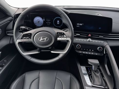 New 2026 Hyundai Elantra Limited FWD image 17