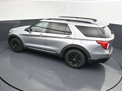 Used 2022 Ford Explorer XLT AWD/4WD image 26