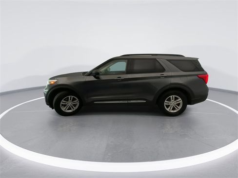 Used 2020 Ford Explorer XLT w/ Equipment Group 202A image 9