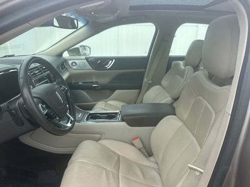 Used 2018 Lincoln Continental Reserve w/ Luxury Package FWD image 10