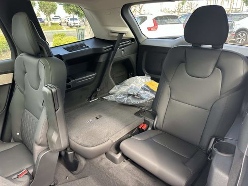 New 2026 Volvo XC90 B6 Plus image 18