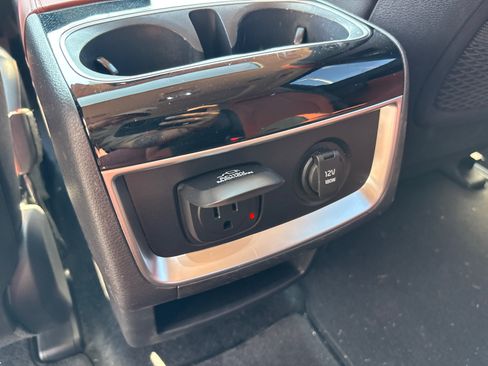 Used 2024 Kia Carnival SX Prestige FWD image 32