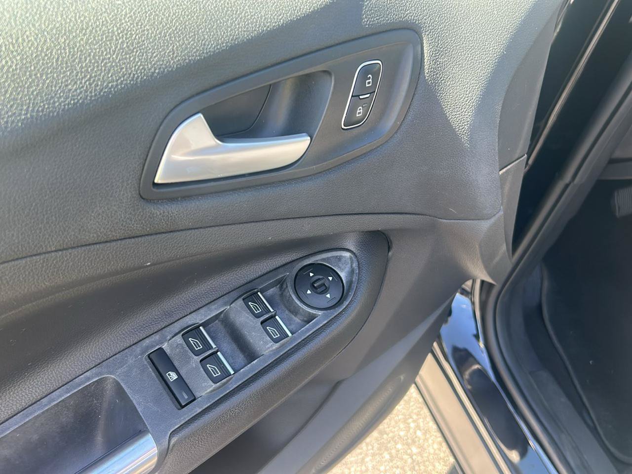 Used 2017 Ford Escape SE w/ Equipment Group 201A AWD/4WD image 13