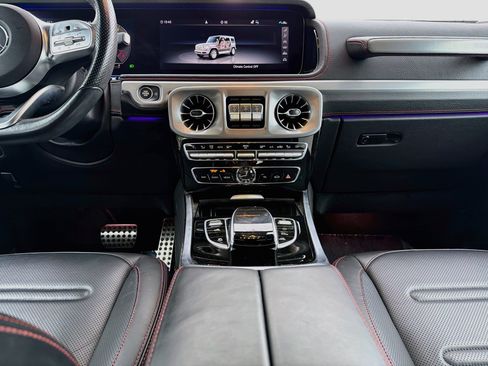 Used 2021 Mercedes-Benz G 550 w/ G Manufaktur Interior Package image 17