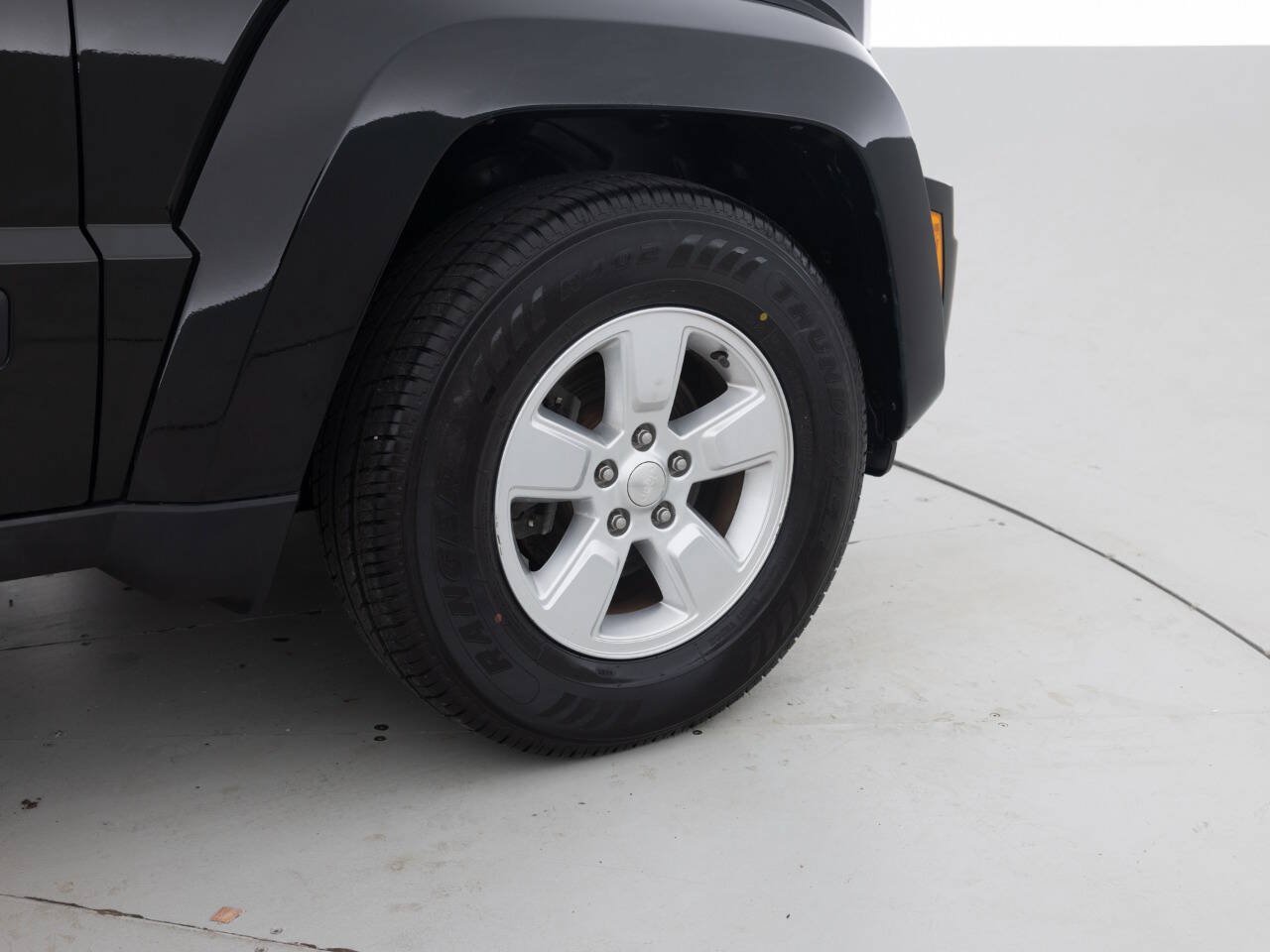 Used 2012 Jeep Liberty Sport AWD/4WD image 19