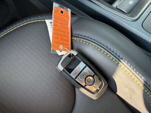 New 2025 Ford Maverick Lobo image 11