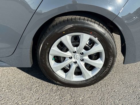 Used 2026 Toyota Corolla LE image 7
