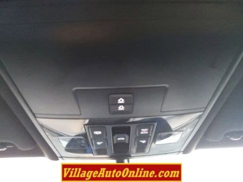 Used 2020 Volkswagen Tiguan SE R-Line image 45