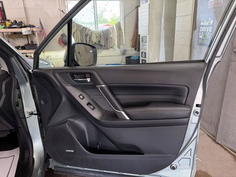 Used 2018 Subaru Forester 2.5i Touring w/ Popular Package #2 AWD/4WD image 11