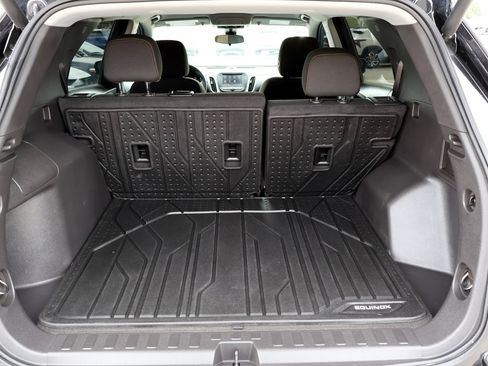 Used 2023 Chevrolet Equinox LT FWD image 11