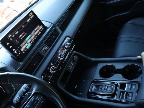 Certified 2024 Honda Pilot TrailSport image 20