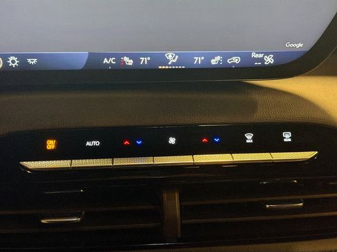 Used 2025 Buick Enclave Preferred image 23