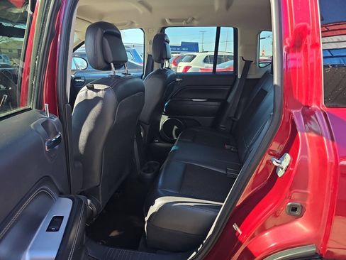 Used 2014 Jeep Compass Latitude FWD image 11