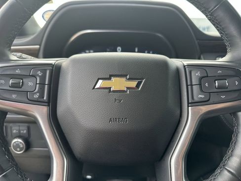 Used 2024 Chevrolet Suburban Premier image 22