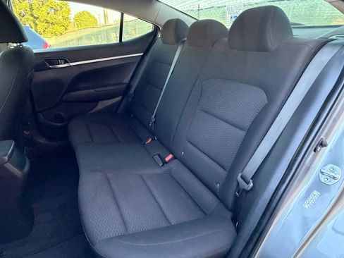 Used 2019 Hyundai Elantra SE w/ Cargo Package FWD image 17