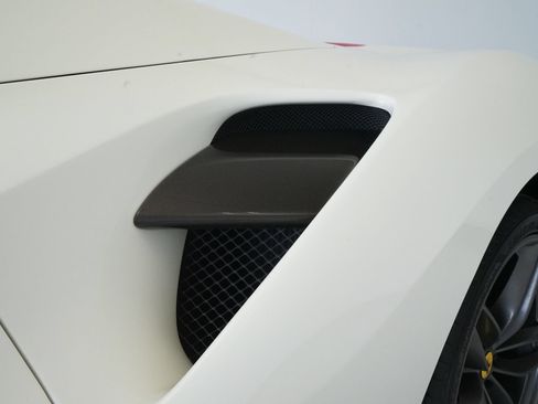 Used 2019 Ferrari 488 Spider RWD image 8