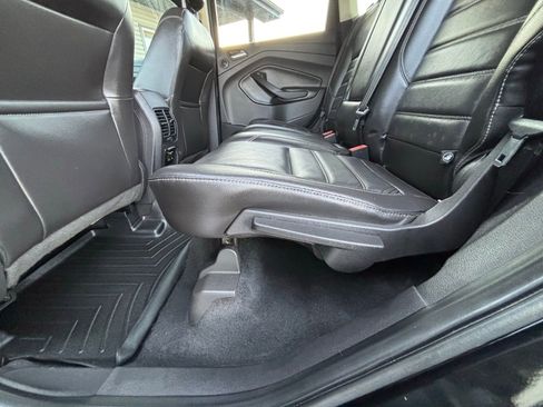 Used 2017 Ford Escape SE w/ SE Leather Comfort Package image 28