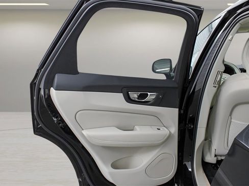 New 2025 Volvo XC60 B5 Ultra w/ Protection Package Premier image 30