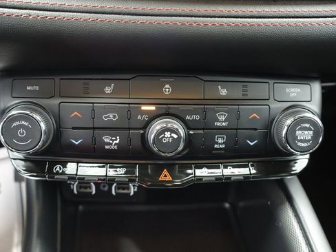 Certified 2025 Dodge Durango GT AWD/4WD image 31