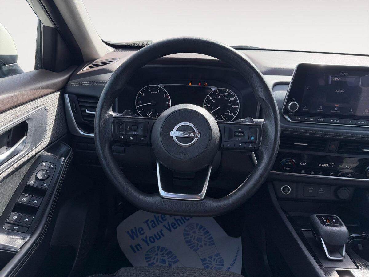 Used 2023 Nissan Rogue SV AWD/4WD image 12