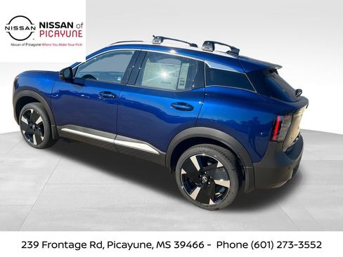 New 2026 Nissan Kicks SR image 3