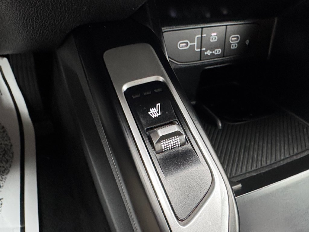Used 2024 Kia Sorento S FWD image 27