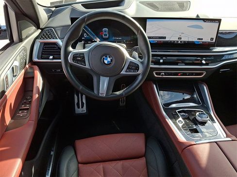 Certified 2024 BMW X6 xDrive40i w/ Executive Package image 2