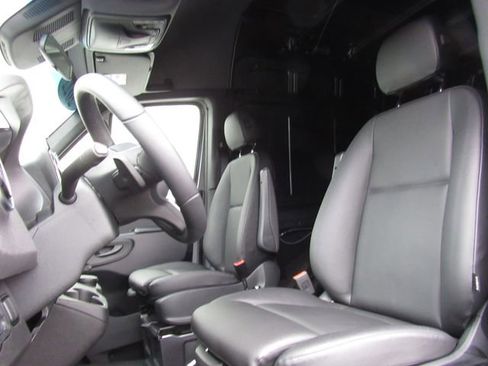 Used 2022 Mercedes-Benz Sprinter 144 Cargo image 11