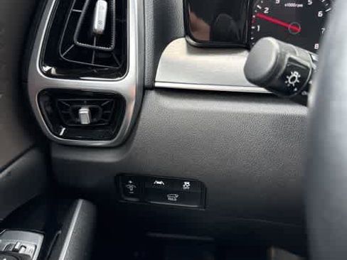 Used 2021 Kia Sorento SX image 19