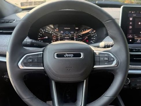 Used 2024 Jeep Compass Latitude w/ Convenience Group AWD/4WD image 13