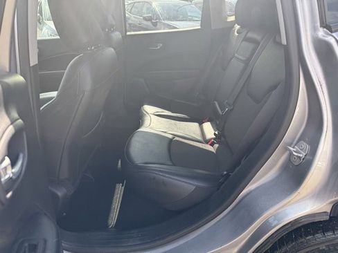 Used 2019 Jeep Compass Altitude image 9