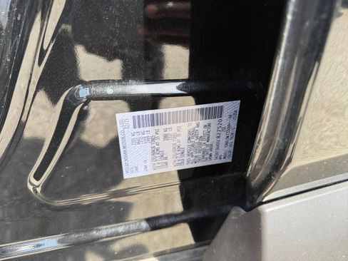 Used 2025 Nissan Rogue SV FWD image 31