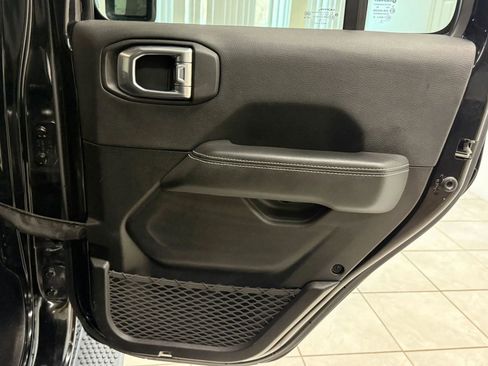 Used 2022 Jeep Wrangler Unlimited Sahara w/ Cold Weather Group image 19