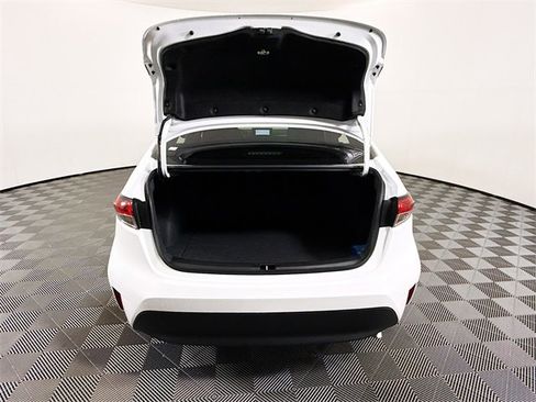 Certified 2025 Toyota Corolla LE image 34