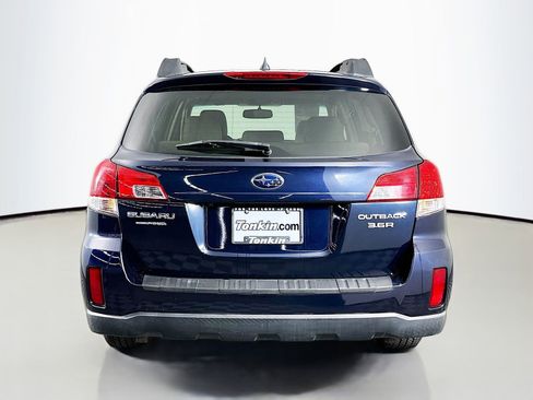 Used 2014 Subaru Outback 3.6R Limited AWD/4WD image 8