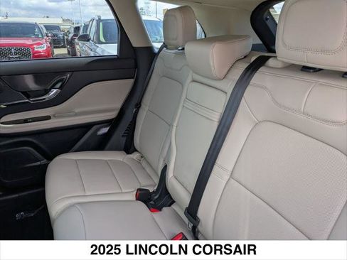New 2025 Lincoln Corsair Reserve image 13