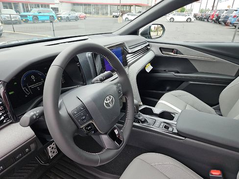 Certified 2026 Toyota Camry SE w/ Convenience Package FWD image 12