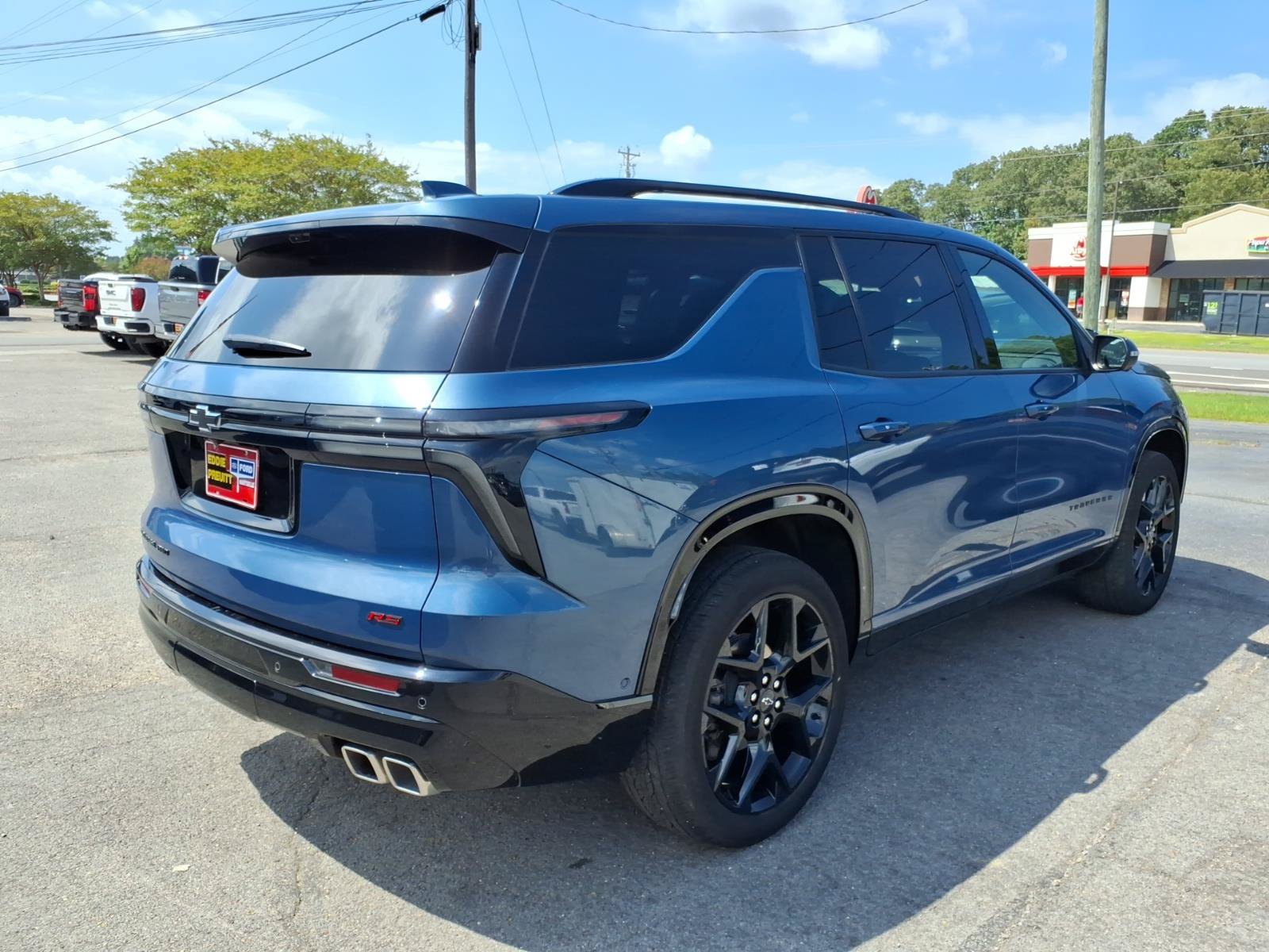 Used 2025 Chevrolet Traverse RS w/ LPO, Floor Liner Package AWD/4WD image 4
